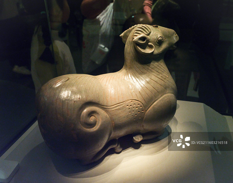 青瓷羊形烛台 三国·吴 1958年江苏南京清凉山出土 中国国家博物馆“古代中国基本陈列”图片素材