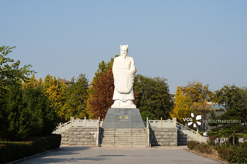 新泰羊祜公园羊祜雕像图片素材