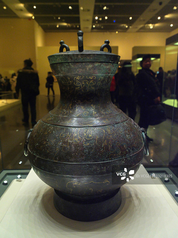 错金银鸟篆文青铜壶 西汉 1968年河北满城汉墓出土 中国国家博物馆“古代中国基本陈列”图片素材