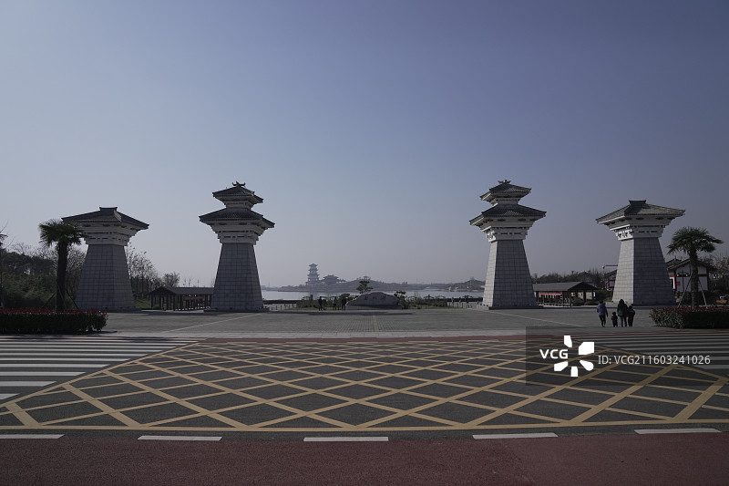 卤阳湖大门古建筑塔楼图片素材