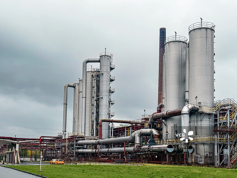 德国鲁尔区工业遗产景观中的设施，属于化工或煤炭加工类的工业建筑遗存图片素材