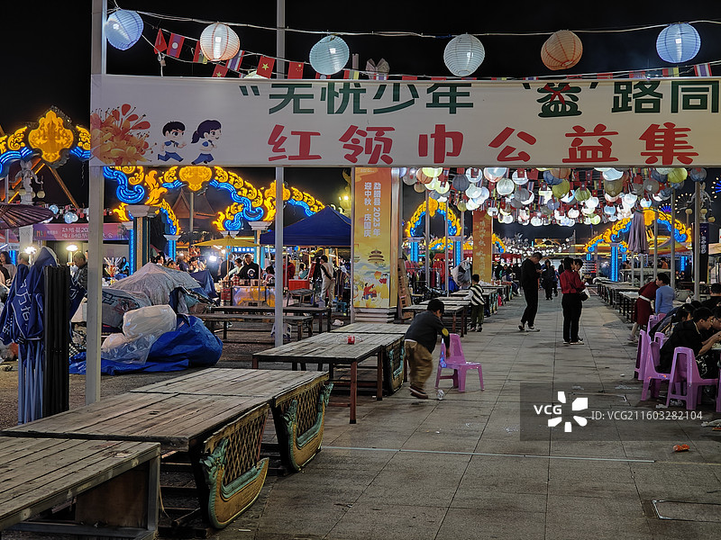 云南省西双版纳州勐腊县星光夜市图片素材