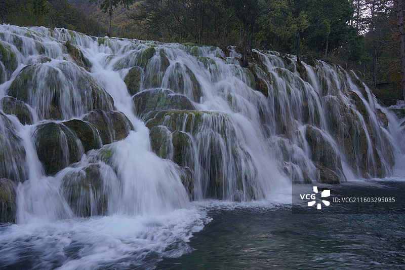四川九寨沟双龙海瀑布图片素材