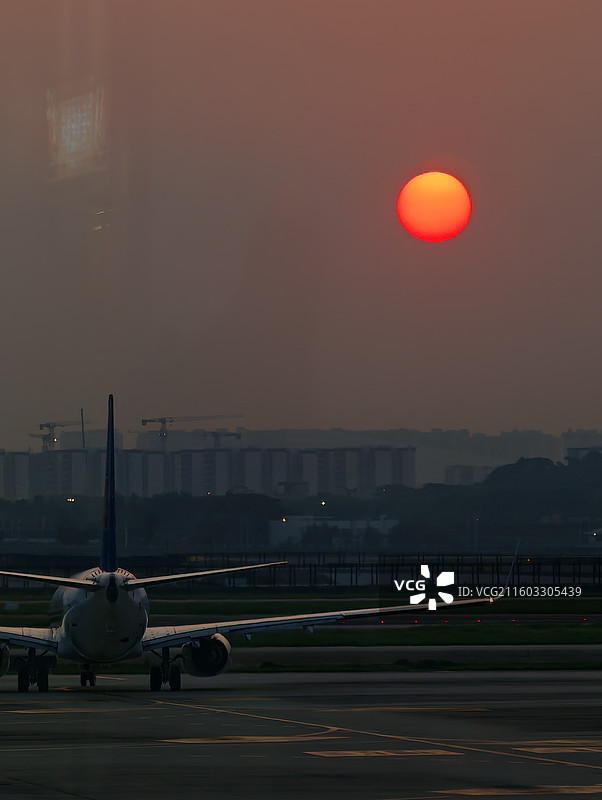 机场日落图片素材