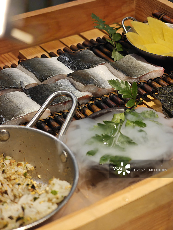 现烤河鳗 鳗鱼饭 烤鳗鱼 小南国转行做烤肉 一本·南日式烧肉 上海长宁日料美食街图片素材