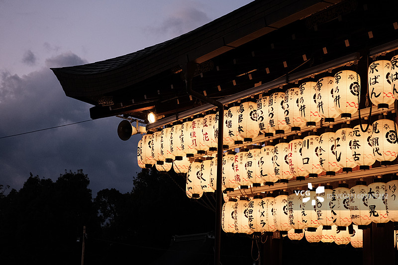 日本京都八坂神社夜景图片素材