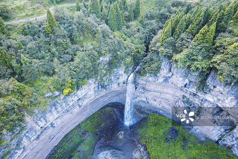 贵州省毕节市纳雍县吊水岩瀑布航拍图片素材