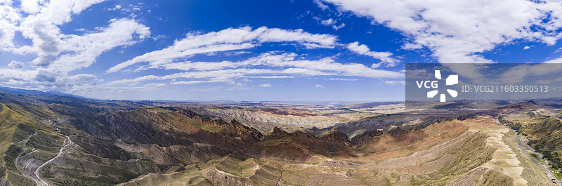 新疆昌吉S101省道百里丹霞地貌自然风光航拍图片素材