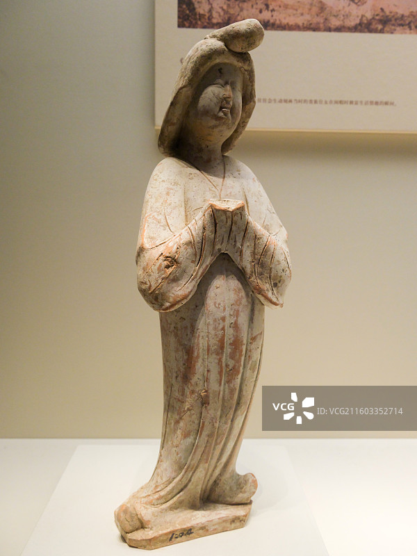 女陶俑 唐·开元二十八年 1958年陕西西安杨思勖墓出土 中国国家博物馆“古代中国基本陈列”图片素材