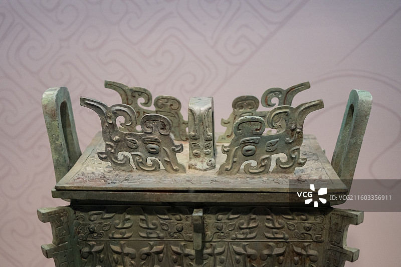 随州市博物馆藏西周早期国家一级文物曾侯乍父乙大方鼎图片素材