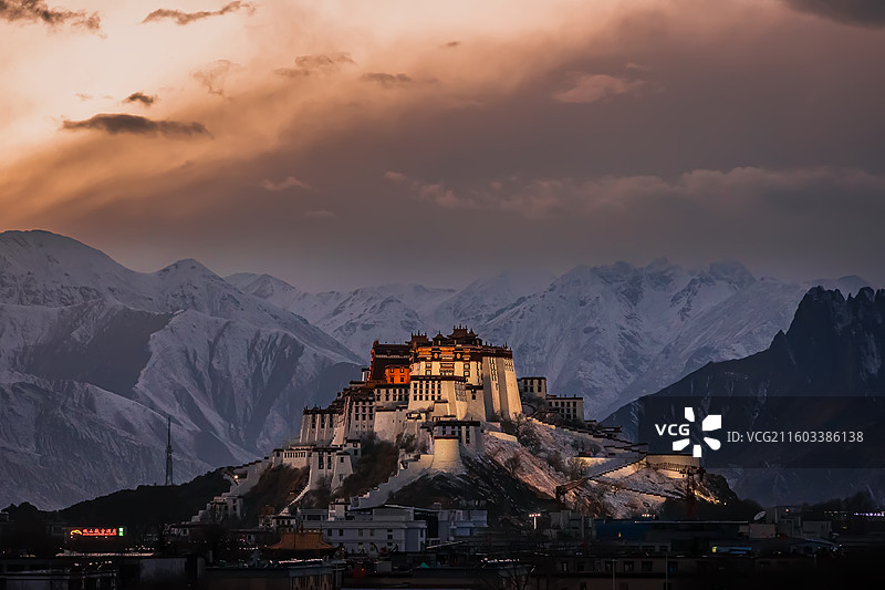 《暮日时分的布达拉》图片素材