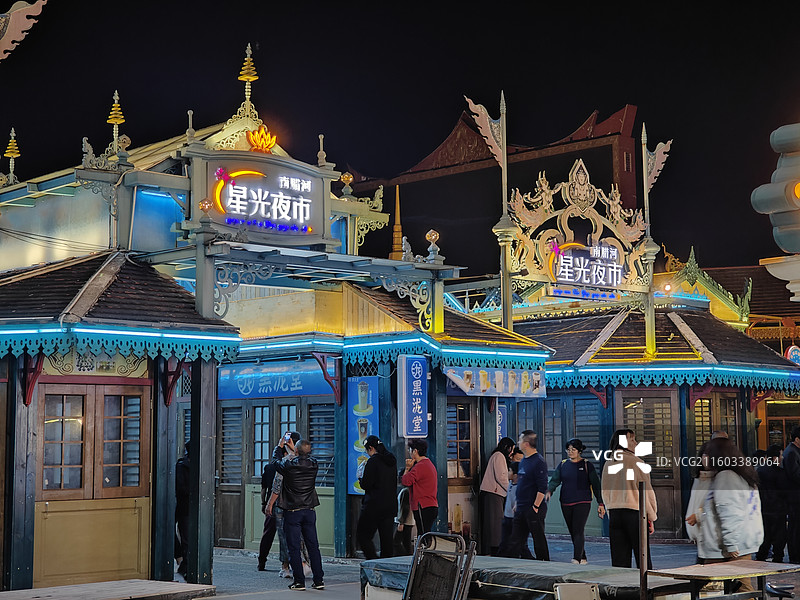 云南省西双版纳州勐腊县星光夜市图片素材