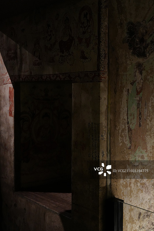 中国敦煌石窟保护研究基金会成立三十周年敦煌文化艺术公益展 藏经洞 洞窟 复制品图片素材