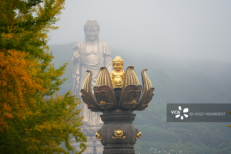 江苏无锡灵山圣境九龙灌浴佛像图片素材