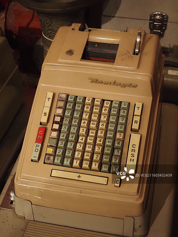 艺术古董收藏之复古老式收银机图片素材