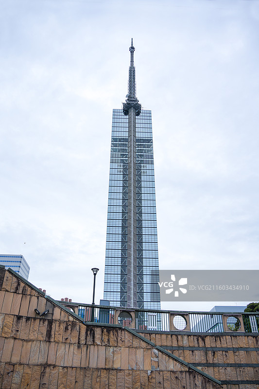 日本福冈百道海滨公园欧式城堡建筑海鸥沙滩海边风景图片素材
