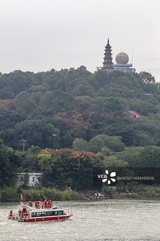 四川省绵阳市三江湖里的游艇，游船，船图片素材
