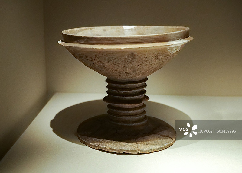 印纹硬陶豆 商后期 1975年福建闽侯出土 中国国家博物馆“古代中国基本陈列”图片素材
