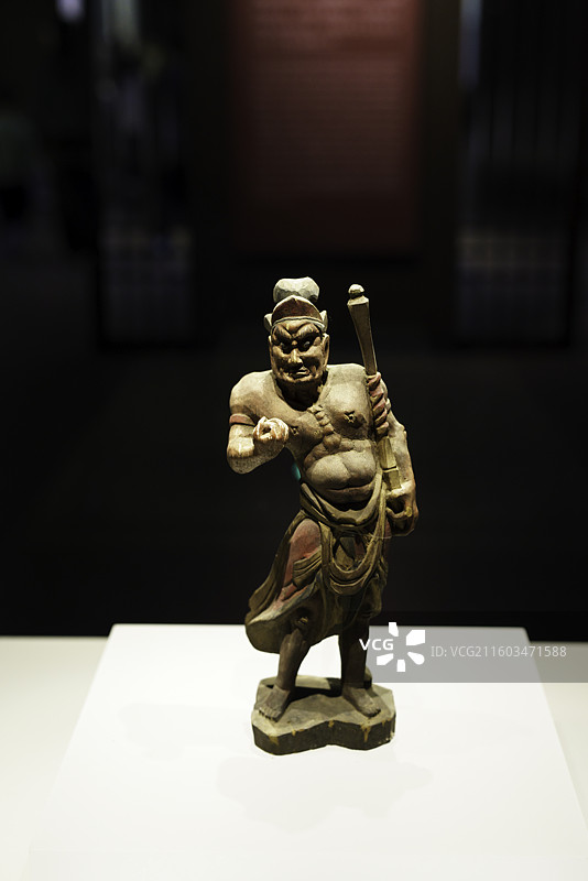 河北省定州市博物馆重要馆藏文物——静志寺塔基地宫出土五代-北宋太平兴国二年彩绘木雕力士像图片素材