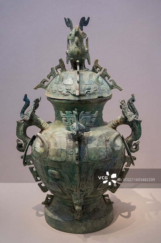 曾国随州市博物馆藏西周早期国家一级文物盘龙兽面纹罍图片素材