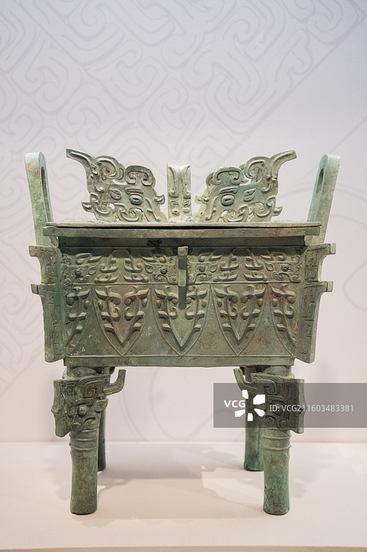 随州市博物馆藏西周早期国家一级文物曾侯乍父乙大方鼎图片素材