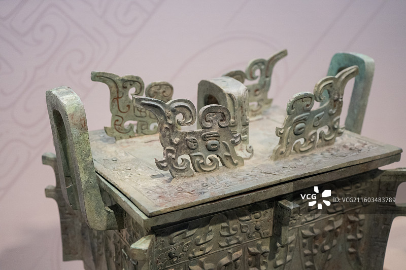 随州市博物馆藏西周早期国家一级文物曾侯乍父乙大方鼎图片素材