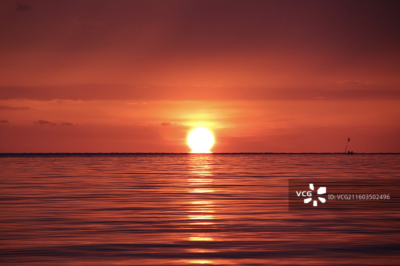 马来西亚沙巴亚庇丹绒亚路海滩日落图片素材