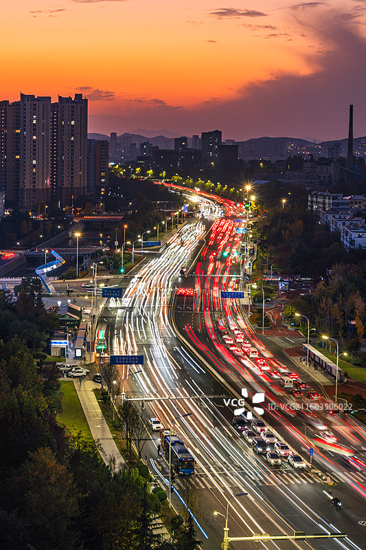 青岛西海岸城市天际线日落图片素材