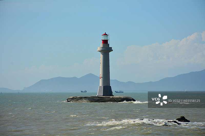 三亚大小洞天的海上灯塔图片素材
