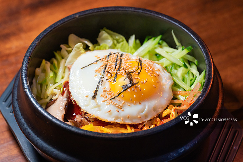 韩国石锅拌饭 特写 辣白菜图片素材