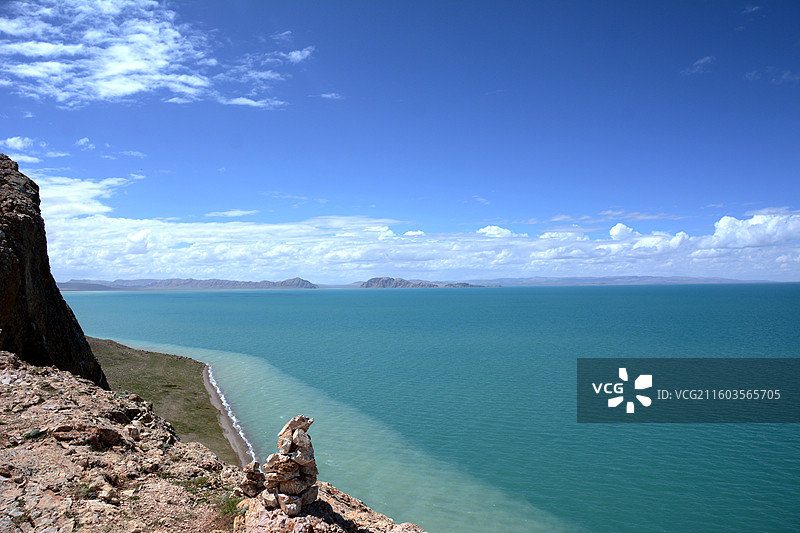 西藏那曲班戈申扎高原湖泊色林错碧水蓝天景色图片素材
