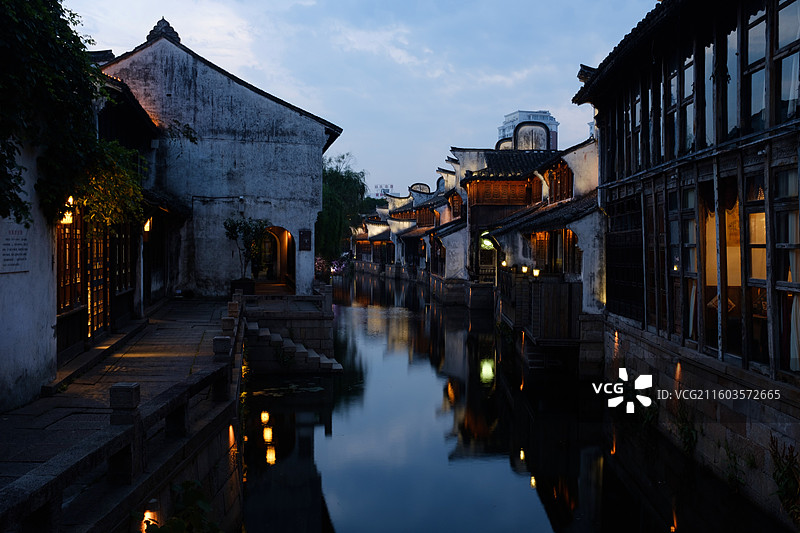 嘉兴月河历史街区 华灯初上时刻图片素材
