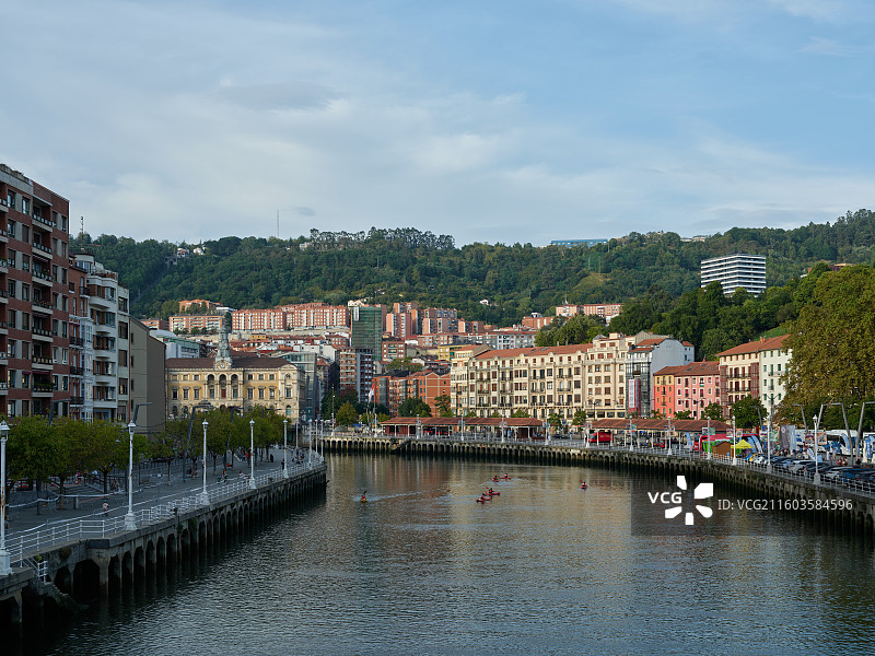 毕尔巴鄂城市河道图片素材