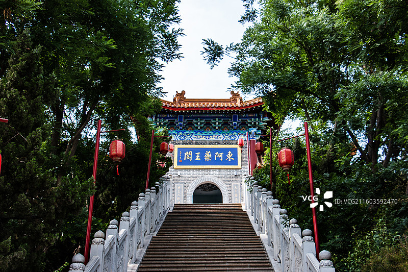 聊城东阿县，东阿药王山-药王阁图片素材