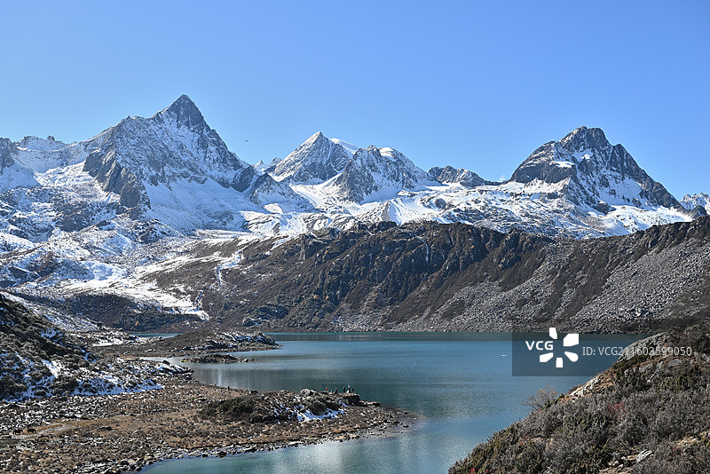 党岭夏羌拉雪山三湖图片素材