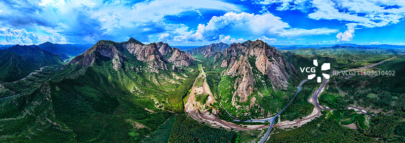 全景航拍河北承德喇嘛山图片素材