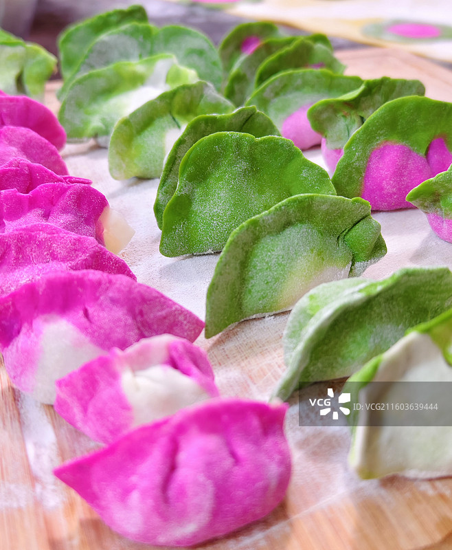 五颜六色的彩色水饺图片素材