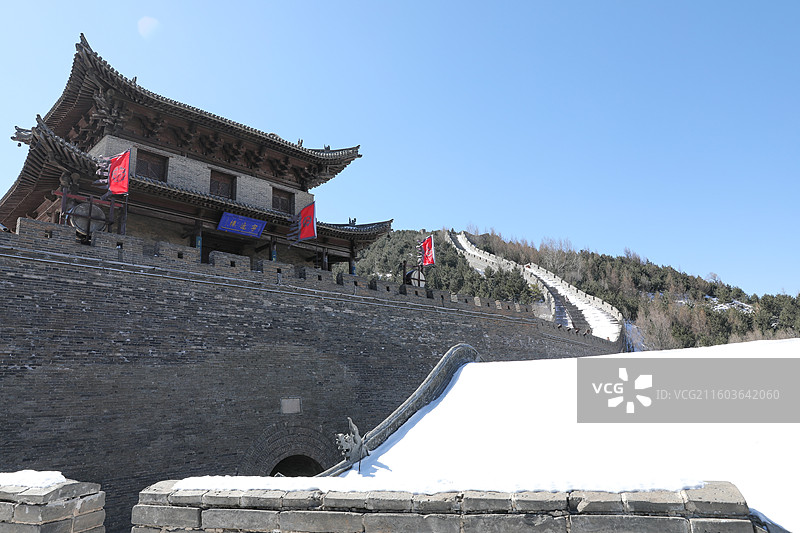 山西雁门关茫茫大雪冰天雪地长城城门楼塞外风光中华第一关图片素材