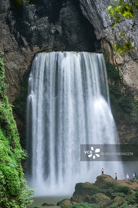 贵州羊皮洞瀑布图片素材