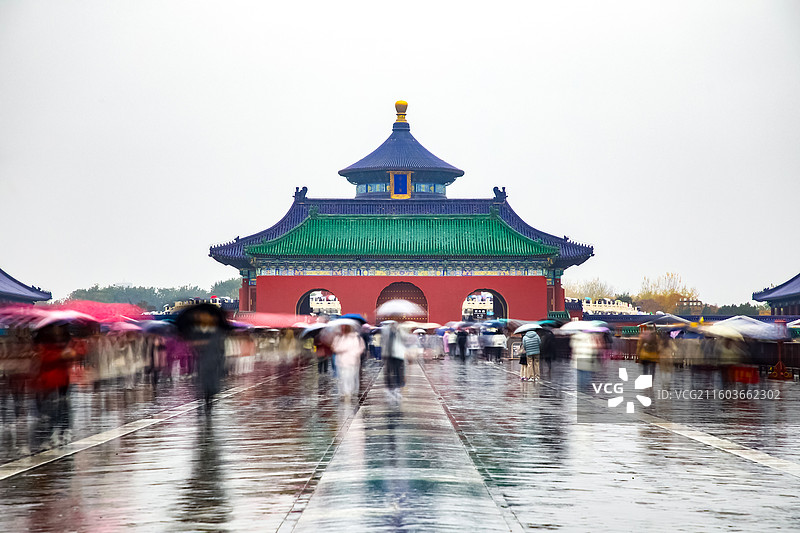 雨天的北京天坛公园祈年殿建筑景观图片素材