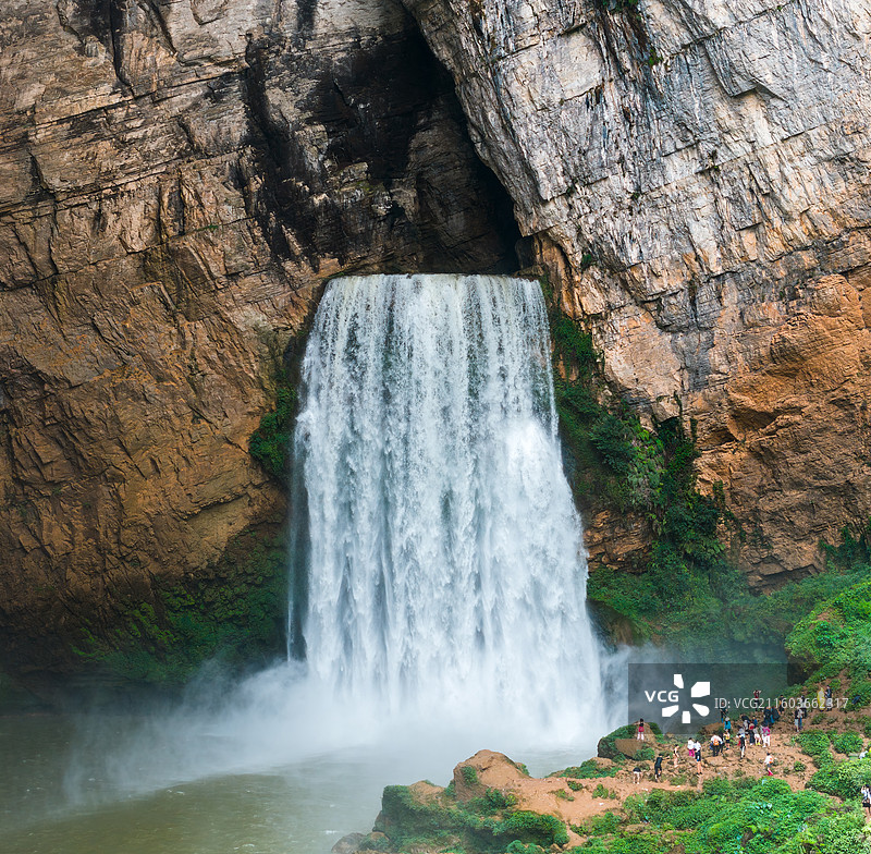 贵州羊皮洞瀑布图片素材