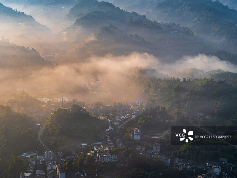 大山中的小世界——屏山县龙华古镇图片素材