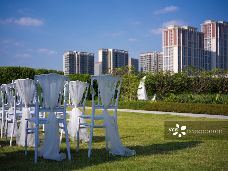 户外草坪婚礼布置场景图片素材