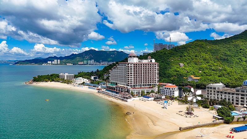 惠州巽寮湾航拍视角下的海岸线图片素材