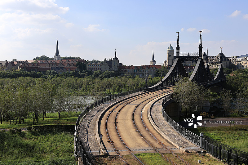 广东松山湖欧洲小镇巴黎桥网红打卡景点图片素材