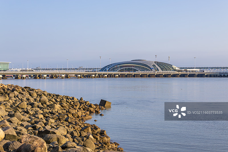 上海吴淞口国际邮轮港码头图片素材