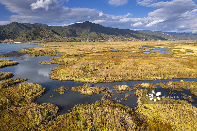 航拍泸沽湖草海湿地秋天风景图片素材