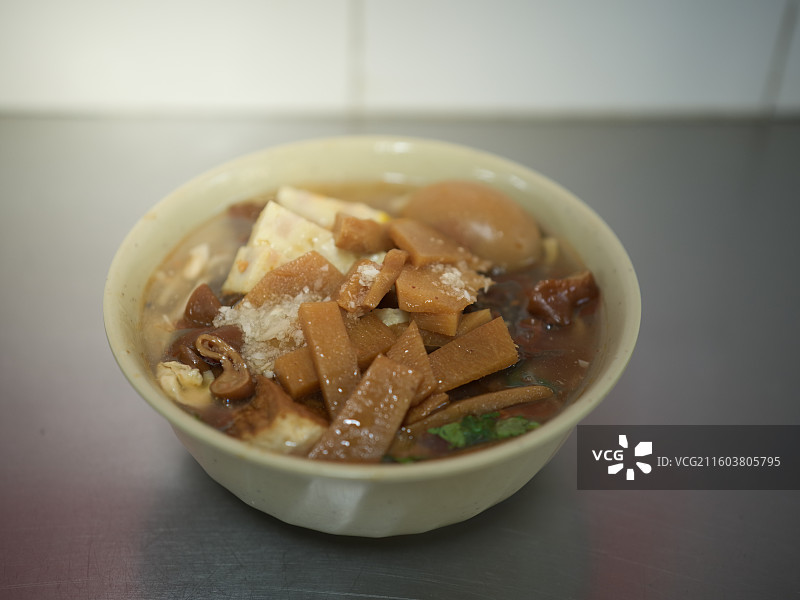 一碗热腾腾的漳州卤面图片素材