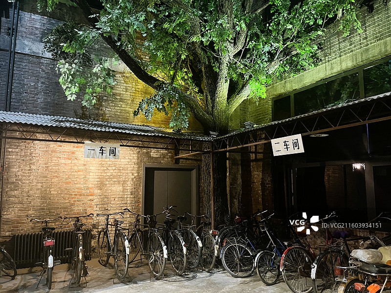 阳泉记忆·1947文化园 展品 怀旧造景 工厂自行车棚 年代感图片素材