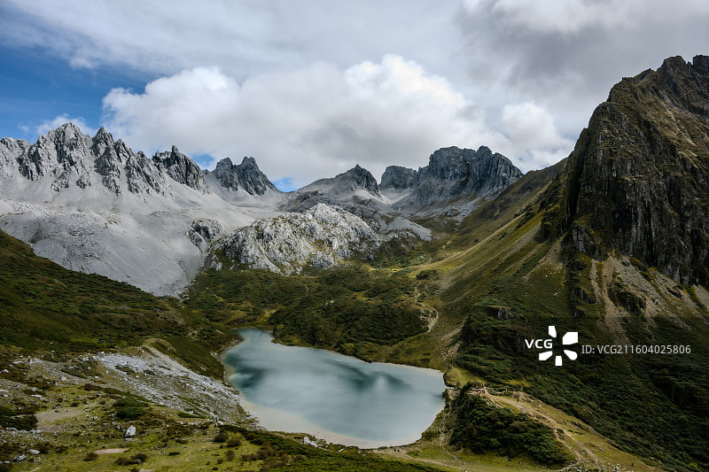 中国云南迪庆香格里拉阿布吉措风光图片素材